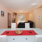 International Radic 아파트 *