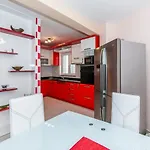 International Radic * 마카르스카