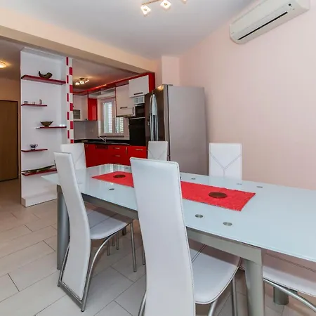 Apartment International Radic