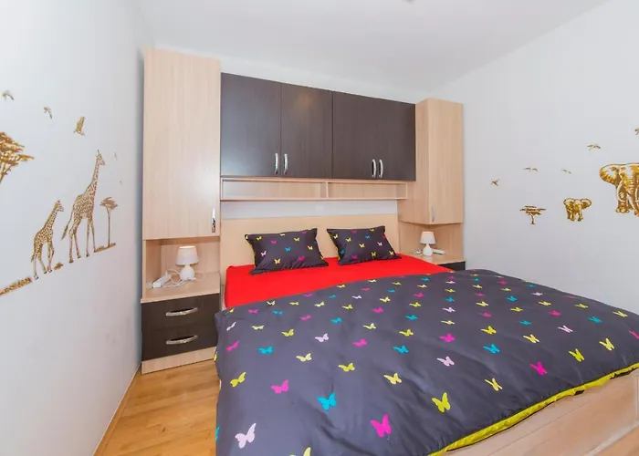 International Radic * Makarska